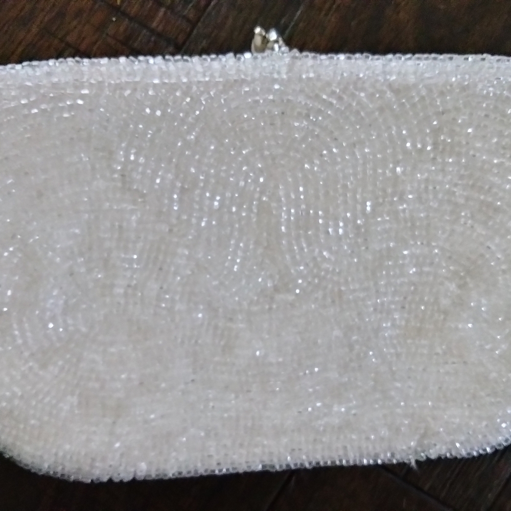 John Wind Elegant White Beaded Clutch